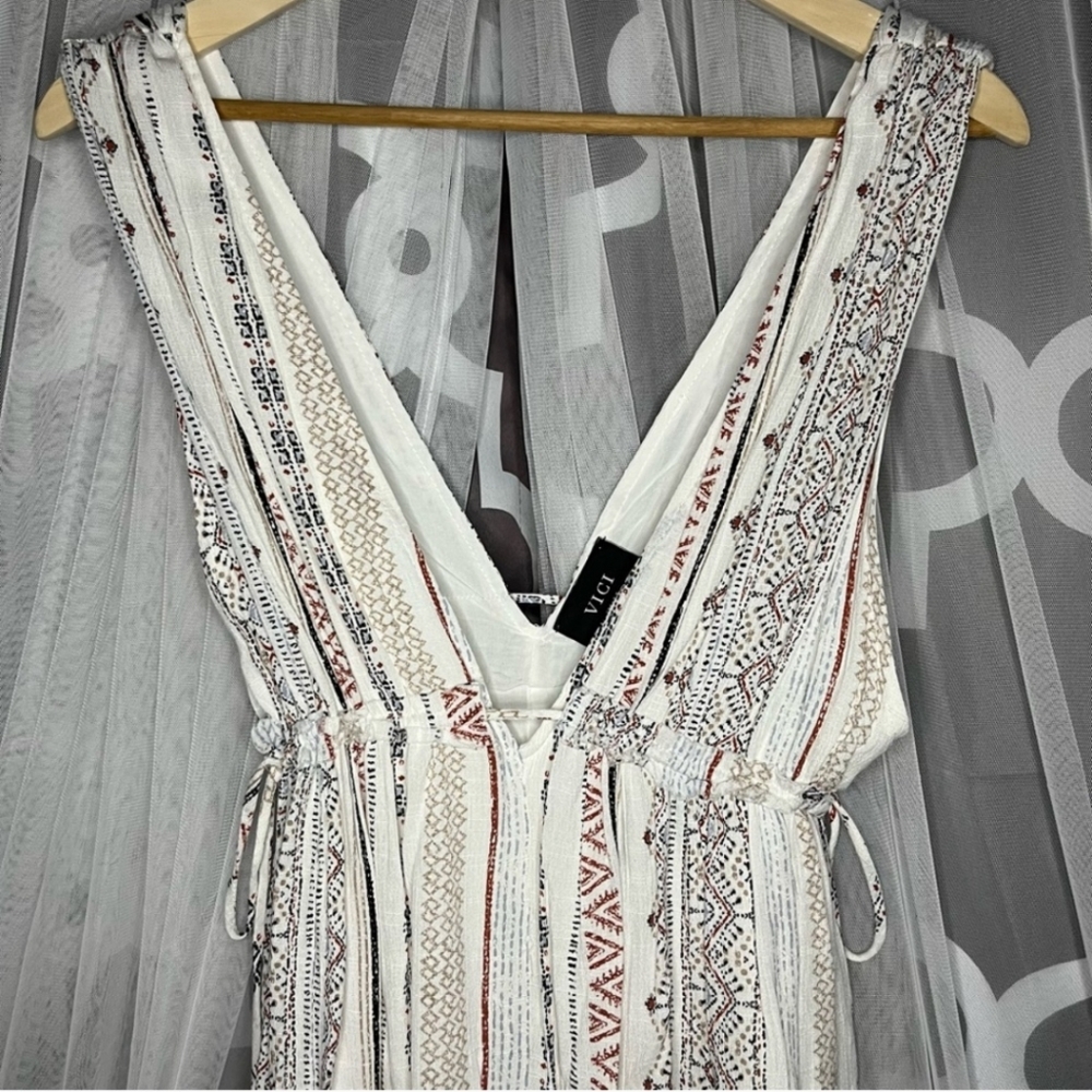 VICI Aztec plunge maxi dress size small adjustable bust/waist - Picture 3 of 4